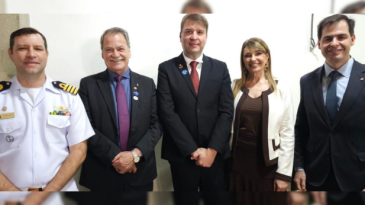 Membros da Diretoria da Ampcon prestigiam solenidade de imposição da Medalha Amigo da Marinha 